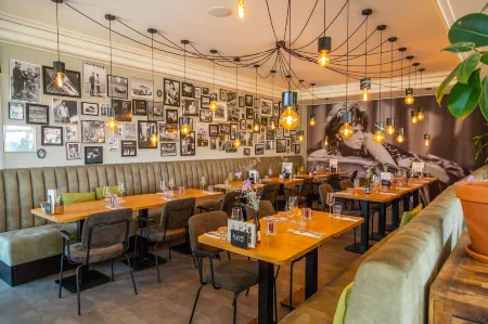 EuroParcs Marina Strandbad Отели в г. Rheden