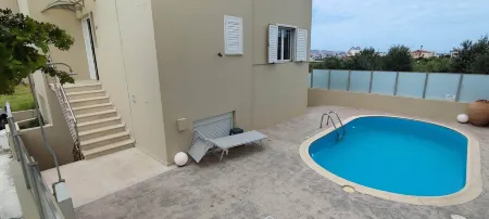 Villa Cool with Private Pool Отели рядом с достопримечательностью «Senses Club»