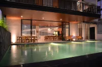 Green Hill Mountain City View Villa 8 Bedrooms with a Private Heated Swimming Pool and a Movie Room - Lüks