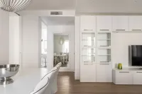 Pure White - by Myhomeincomo