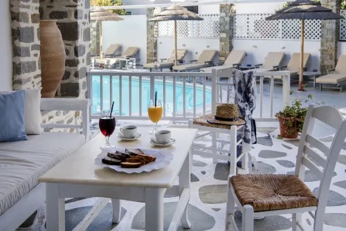 Zefi Hotel & Suites