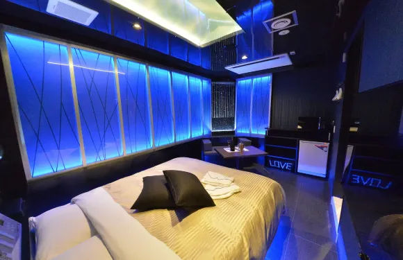 泰雷斯M橫田基地旅館-限大人