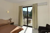 Santa Helena Hotel Hotels in Kremasti