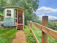 Shepherds Hut Near Exmoor National Park Hotel a Huish Champflower