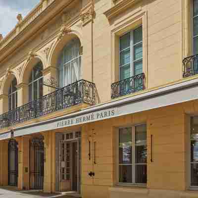 Hôtel Les Lumières - Relais & Châteaux Hotel Exterior