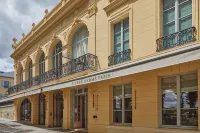Hôtel les Lumières - Relais & Châteaux Hotels near قاعة المرايا