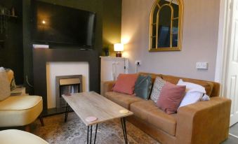 Comfy 3 Bedroom Cottage in a Calm Location