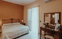 San Raffaele Hotel Restaurant & Resort Các khách sạn ở Lauria