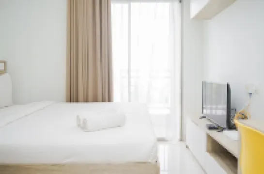 Comfort and Minimalist Studio Apartment at Springwood Residence