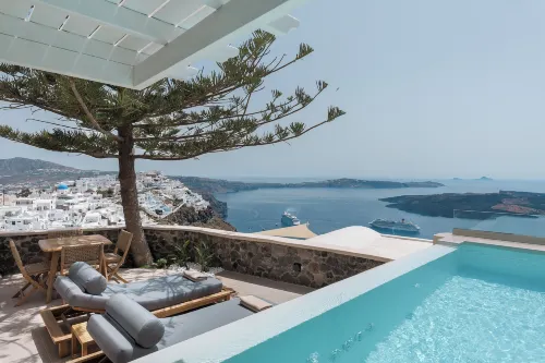 Morfes Luxury Suites by Caldera Houses