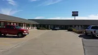 Green Country Inn - parking