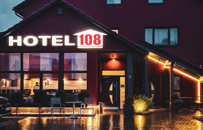 Hotel 108