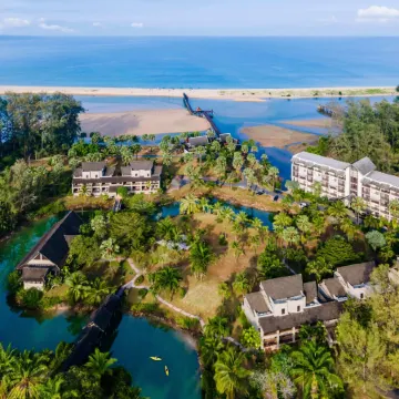 The Hotspring Beach Resort & Spa Отели в г. Такуа Тунг