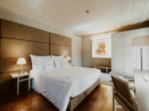 ホテル ダ オリベイラ ギマランイス歴史地区周辺のホテル