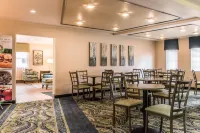 Quality Inn Hotel di Bedford Township