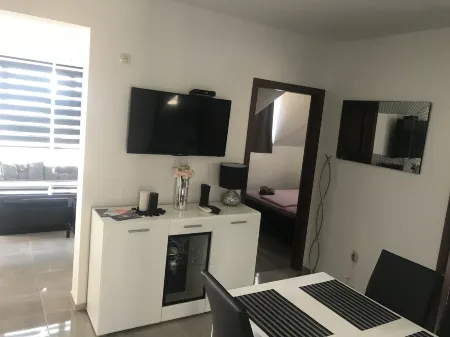 Comfortable 2 Bedroom Apartment Отели в г. Собра