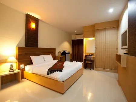 Amnauysuk Hotel