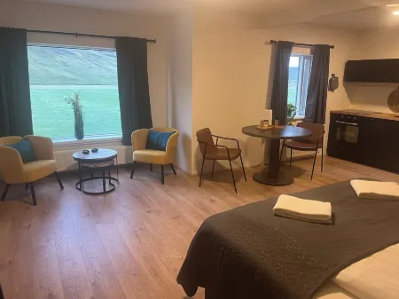 Bólstaðarhlíð Apartment Отели рядом с достопримечательностью «Bifröst»