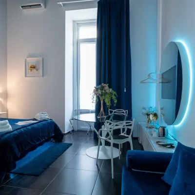 Skyhouse Chiaia Отели рядом с достопримечательностью «Улица Виа-Кьяйя»