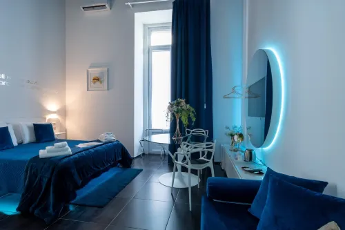 Skyhouse Chiaia - سرير ووجبة إفطار