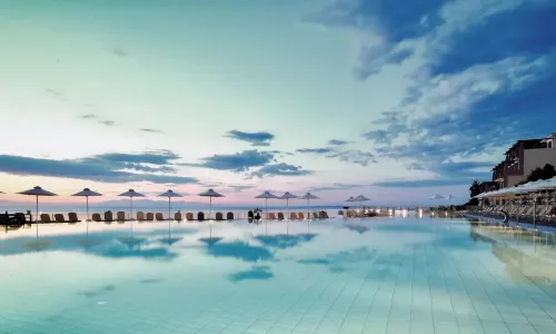 Louis Apostolata Island Resort