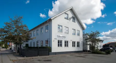 Hotel Hjallerup Kro Отели в г. Tylstrup