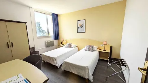 Complexe Hôtelier Regain Hotels in Sainte-Tulle