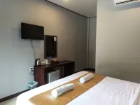 Rossarin Garden Resort 2 Hotels in Kaeng Khoi