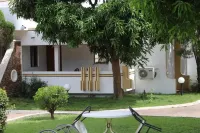 لاكشري ويست هوتل