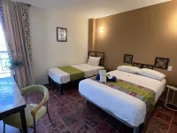 Hotel Flamingos Hotels near Central Bus Station