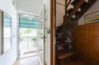 CA du Pescou Rapallo, Charming 2,Bedroom Apartment with Stunning Hill Views Overlooking the Greenery