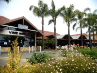 Vine Inn Barossa Hotels in Nuriootpa