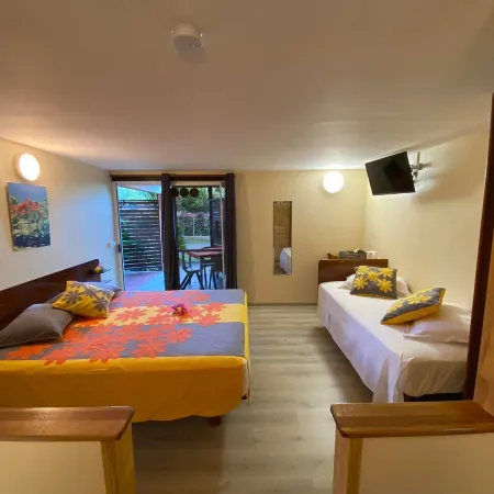 Bora Bora Holiday's Lodge