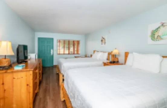 坎普麥克小屋，碼頭及房車度假村