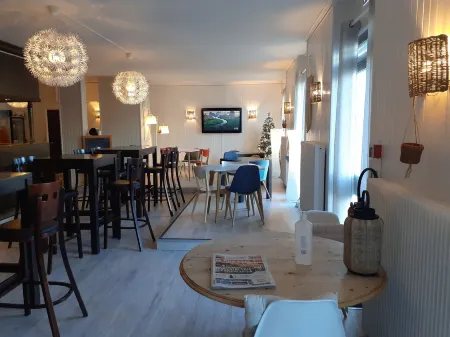 Fuzei Hôtel Lorient-Lanester Отели рядом с достопримечательностью «Kerhervy»