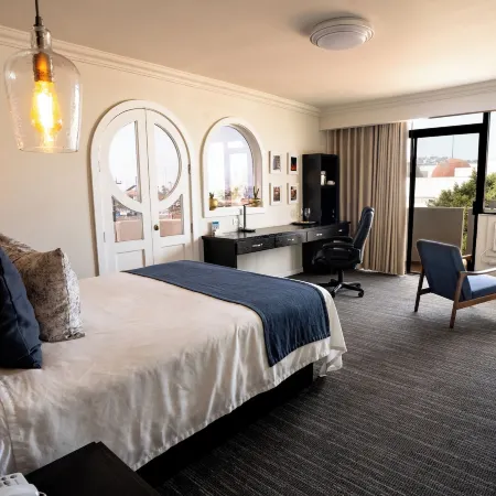 Corona Hotel & Spa