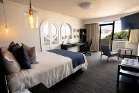 Corona Hotel & Spa Hotel dekat Avenida Lopez Mateos