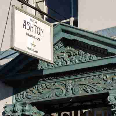 Royal Ashton Townhouse - Taunton Hotel Exterior