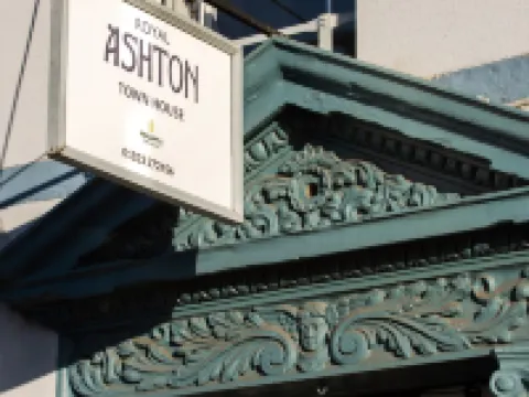 Royal Ashton Townhouse - Taunton Hotels in Taunton