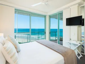 The Waterford on Main Beach