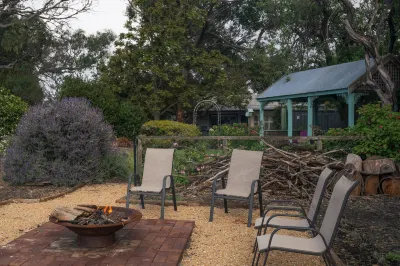 Jasmine's Cottage Hotels near Kies Family Wines - Cellar Door Barossa Valley