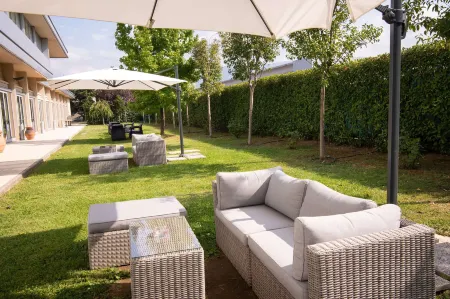 Jr Hotels Gigli Firenze Отели в г. Каленцано