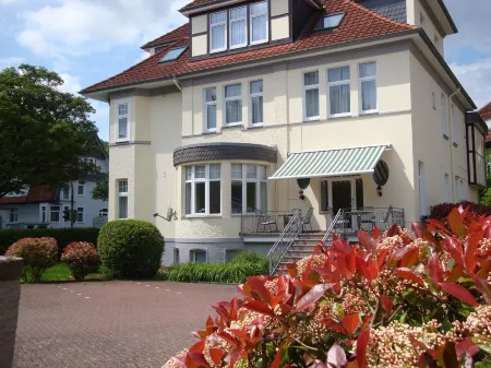 Hotel Bellevue Отели в г. Хамельн