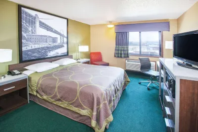 Super 8 by Wyndham Van Buren/Ft. Smith Area Hotel di 