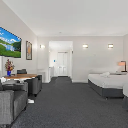 Caledonian Hotel Motel