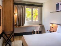 Ibis Mendoza Hotels in Villa Nueva