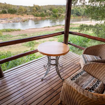 Nyati Safari Lodge