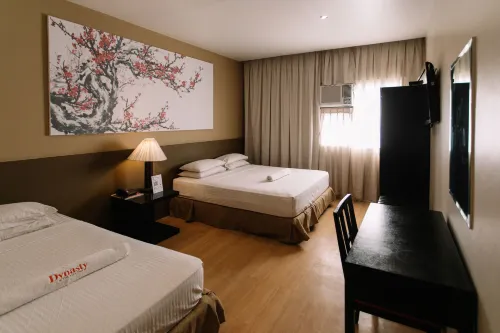 Dynasty Tourist Inn - parkir