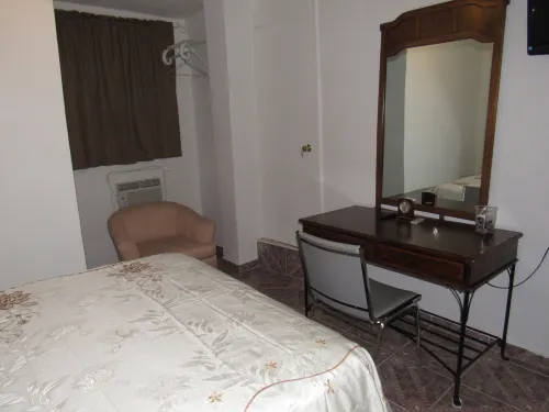 L'Eternel Est Mon Secours Hotels in Гонаїв
