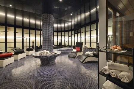 City Hotel Morris Отели в г. Яблонне-в-Подьештеди